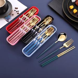 Juego de Cubiertos Portátil de Acero Inoxidable Dorado, Cubiertos de Camping Portugueses Ecológicos con Cuchara, Tenedor y Palillos, Regalo para Camping - Product Image 5