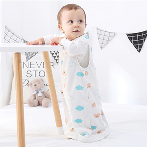 MICHLEY Unisex oso blanco sin mangas otoño blanco contra una bolsa de dormir. - Product Image 2