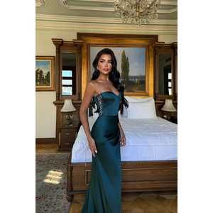 Robe de soirée verte pour femme, coupe empire chic, col rond et fente haute, ornée de paillettes, disponible du XS au XL, idéale pour les fêtes (fournisseur ODM) - Product Image 2