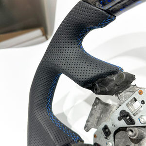 Volante in Fibra di Carbonio Forgiata Blu per Ford Falcon FG FGX XR8 con Pelle Traforata - Product Image 5