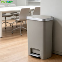 Poubelle rectangulaire en PP de grande capacité 50L avec pédale pour le recyclage extérieur et couvercle écologique