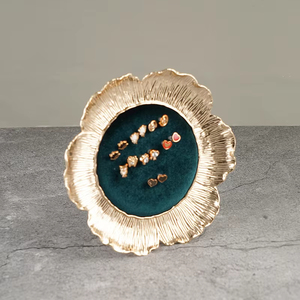 Présentoir à bijoux en métal de style européen, support de rangement pour boucles d'oreilles en flanelle, fourni directement par l'usine - Product Image 2