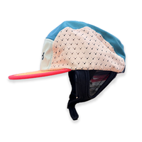Casquette de Surf Homme Plate à 5 Panneaux avec Trous Latéraux Découpés au Laser Respirante Anti-UV Personnalisée en Gros pour l'Équitation et le Camping
