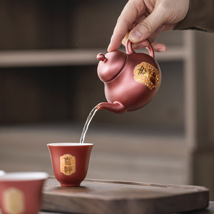 ชุดน้ำชาเซรามิกสีขาวหยกเนื้อละเอียดพิเศษ หนึ่งกาน้ำชา สองถ้วยชา พร้อมกล่องของขวัญ ดีไซน์เรียบง่าย เหมาะสำหรับเป็นของขวัญในเทศกาล - Product Image 2