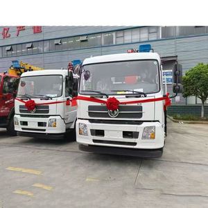 Grue montée sur camion Dongfeng 12 tonnes à flèche articulée en 5 sections, entièrement hydraulique, à levage direct, pour travaux d'ingénierie et transport - Product Image 4