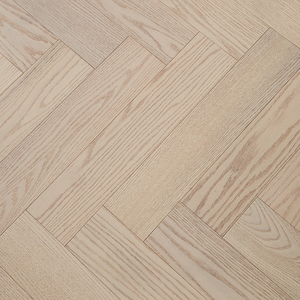 Parquet contrecollé en chêne rouge brossé multicouche AS2047, qualité AB, design élégant, système clic, 15 mm, durable, motif chevrons, idéal pour l'hôtellerie - Product Image 1