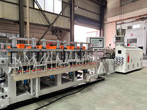 Plastic Wandpaneel Mal Wpc Vloerpaneel Maken <span class=keywords><strong>Machine</strong></span> Voor Verkoop - Product Image 2