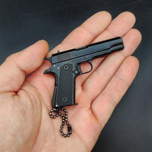 Vente en gros de mini pistolets jouets mignons 1911 entièrement en métal, modèle miniature, porte-clés Beretta, impression numérique écologique pour Halloween - Product Image 6