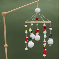 Jouet musical en bois de Noël pour bébé, clochettes de lit apaisantes, suspendu à la poussette, avec père Noël et hochets, mobile musical pour bébé