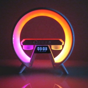 Lonvel Best Seller Altavoces inalámbricos Control de interruptor RGB Reloj despertador digital 15W Qi Cargador de soporte inalámbrico con altavoz BT BT-G80 - Product Image 4