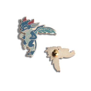 Distintivo Personalizzato in Metallo a Forma di Falce da Strega - Product Image 3