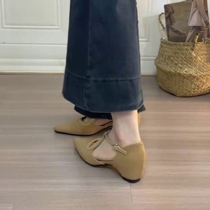 <span class=keywords><strong>Scarpe</strong></span> basse a punta in stile francese <span class=keywords><strong>con</strong></span> tacco nascosto, cinturino sul davanti e design intagliato, ideali per il commuting - Product Image 4