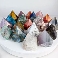Nouveauté Guérison spirituelle Cristaux naturels Multi Material Point de pierre brute pour la méditation