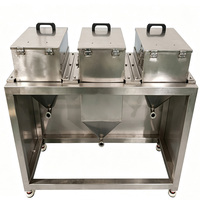 Machine de remplissage de liquides de 300 ml avec trémie et pesage double station pour un remplissage précis de petites doses