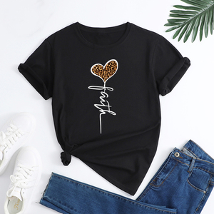 Camiseta Holgada de Algodón Orgánico para Mujer al por Mayor, Linda Camiseta con Estampado Gráfico de Corazón de Leopardo y Letras, Ecológica, de Secado Rápido, Informal - Product Image 4