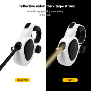 Light Up USB Sạc Có Thể Thu Vào Pet Dog Leash Với Đèn Pin Led Và Poop Bag Dispenser - Product Image 6