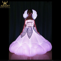 Robe gonflable en PVC robuste pour les événements, robe gonflable lumineuse à LED pour les célébrations de vacances