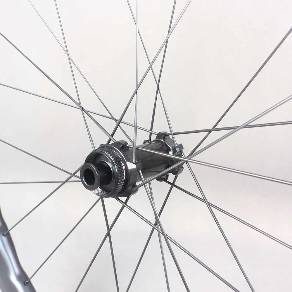 カーボンホイール　リムブレーキ　40mmハイト　軽量1248g カーボンスポーク カーボンホイール リムブレーキ 40mmハイト 軽量1248g カーボン