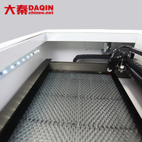 Daqin Nouvelle machine de découpe laser pour protecteur d'écran en verre trempé Laser CO2 200W avec refroidissement par eau Tube de logiciel de contrôle CNC