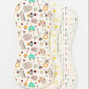 Lot de 3 langes à bavoirs en mousseline Polka Tots, en coton double épaisseur pour bébés, avec motifs éléphant, flèche et animaux - Product Image 1