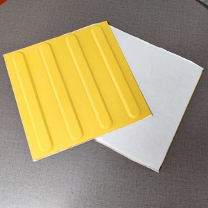 Pavage Tactile TPU <span class=keywords><strong>auto</strong></span>-adhésif extérieur en plastique aveugle de <span class=keywords><strong>route</strong></span> indicateur de carrelage Tactile école publique dalles de pavage produits en caoutchouc - Product Image 4
