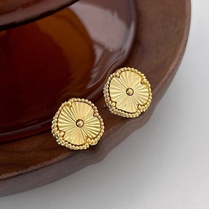 Clip à pince trèfle à quatre feuilles de haute qualité, plaqué or 18 carats, idéal comme cadeau pour sa petite amie. - Product Image 2