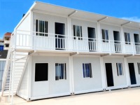 Maisons modulaires en panneaux sandwich en acier préfabriqués de 20 pieds et 40 pieds personnalisables pour usage résidentiel, bureaux, hôtels, parcs