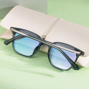 แว่นกันแดด Partagas แฟชั่นขายส่ง โลโก้สั่งทำ TR90 ป้องกันแสงสีฟ้า คลิปออน เปลี่ยนสีอัตโนมัติ ป้องกันรังสียูวี 400 สำหรับผู้ชายและผู้หญิง - Product Image 4