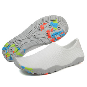 Zapatos de agua para hombre, parte superior de malla, suela de goma, secado rápido, playa, verano, punta cerrada, entresuela de EVA, sin cordones - Product Image 2