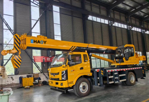 מנוף משאית נייד בעל חמש זרועות להרמה של <span class=keywords><strong>12</strong></span> טון - Product Image 1