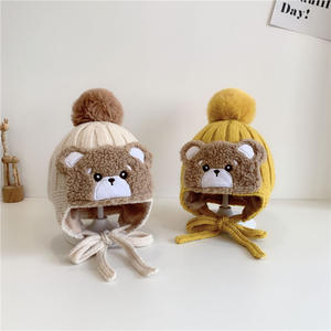 Sombrero protector de orejas de punto con pompón de otoño e <span class=keywords><strong>invierno</strong></span> para bebés en estilo de oso lindo de doble capa para mantener el calor - Product Image 2