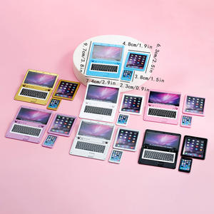 ชุดของเล่น <span class=keywords><strong>3</strong></span> ชิ้น ประกอบด้วยโทรศัพท์มือถือ แท็บเล็ต และแล็ปท็อปจิ๋ว สำหรับตกแต่งบ้านตุ๊กตา ทำจากโลหะผสมสังกะสีเคลือบสีอบ อุปกรณ์เสริมสำหรับตุ๊กตาอเมริกัน - Product Image 4