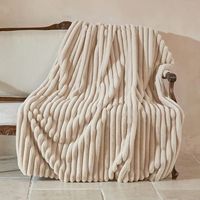 Polyester Double face plissé vison en peluche Stretch polaire fausse fourrure jeter couverture lapin en peluche fausse fourrure jeter couverture pour l'hiver