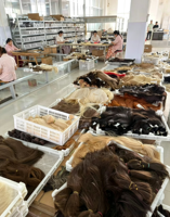 Extensions de cheveux bouclés italiens en gros, cheveux humains vierges bruts, invisibles, sans couture, prix d'usine du fournisseur