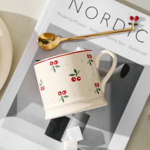 Tasse à café en céramique style coréen Ins, motif cerise, design mignon de dessin animé, écologique, compatible micro-ondes, pour usage domestique, petit-déjeuner - Product Image 2