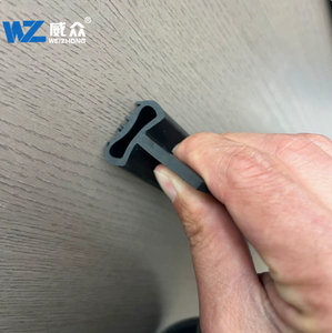 Guarnizione in Gomma EPDM per Porte Avvolgibili, Porte da Garage e Cancelli di Magazzini, Striscia Impermeabilizzante Industriale - Product Image 4