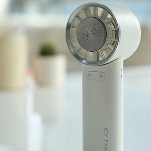 Mini Ventilador de Refrigeración Portátil Recargable de Alta Calidad con Compresa de Hielo Inteligente - Product Image 2