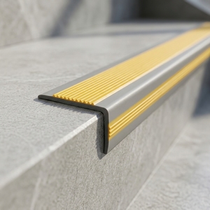 Bande PVC plate antidérapante moderne, écologique et durable pour les bords d'<span class=keywords><strong>escalier</strong></span>, <span class=keywords><strong>bandes</strong></span> de sécurité <span class=keywords><strong>antidérapantes</strong></span>, imperméables, classe B1, résistantes au feu - Product Image 1