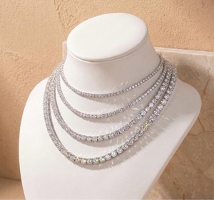 Cadena de tenis con diamantes de moissanita de alta demanda, con cierre seguro y artesanía fina, disponible a un precio asequible. - Product Image 5