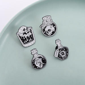 Kreative Cartoon Halloween Gothic Punk Brosche Totenkopf Herz Okkulus Kopf Weinglas Medizinflasche Form Weiche Emaille Anstecknadel - Product Image 4
