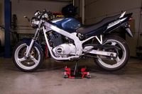 Support de stationnement et d'entretien pour moto LEE-DING LD-M01110 noir, avec cadre inférieur large et plateforme mobile pour roue arrière