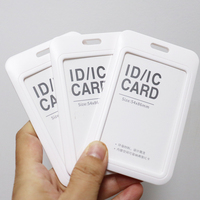 Porte-badge rétractable blanc personnalisé Kofei avec pochette verticale en plastique étanche pour cartes d'identité et de visite, sans fermeture