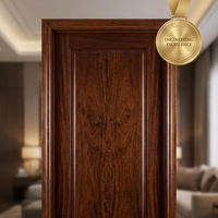 Porte intérieure en bois massif certifiée FSC, finition blanche apprêtée, pour projet hôtelier, installation facile sans soudure, ODM