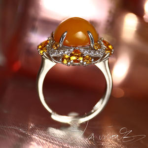 แหวนพลอยหยกสีเหลืองประดับเพชรคิวบิกเซอร์โคเนียเงิน 925 สำหรับผู้หญิง รุ่นอื่นเวิลด์ซีรีส์ วินเทจ - Product Image 3