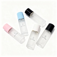 Mattweiße 10ml 15ml Runde Glas-Mini-Parfümflasche mit Farbigen Verschlüssen