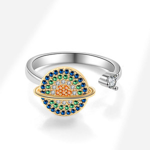 Anillos giratorios antiestrés con diseño de planeta, engastados con circonita cúbica de colores, chapados en oro sobre cobre, joyería minimalista para mujer - Product Image 3