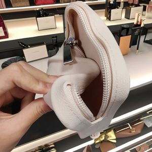 กระเป๋าใส่เครื่องสำอางแฟชั่น ลายลูกกวาด ซิลิโคน ทรงสี่เหลี่ยม พร้อมซิป - Product Image 5