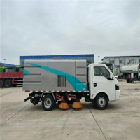 Camion balayeuse routière à essence 4x2 personnalisé avec ensemble supérieur de balayage complet et châssis mini pour l'assainissement
