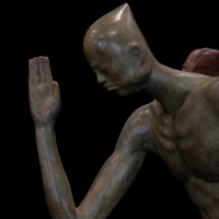 Sculpture décorative de table en bronze patiné, représentant un homme ailé en course, style art moderne, pour la maison ou le bureau