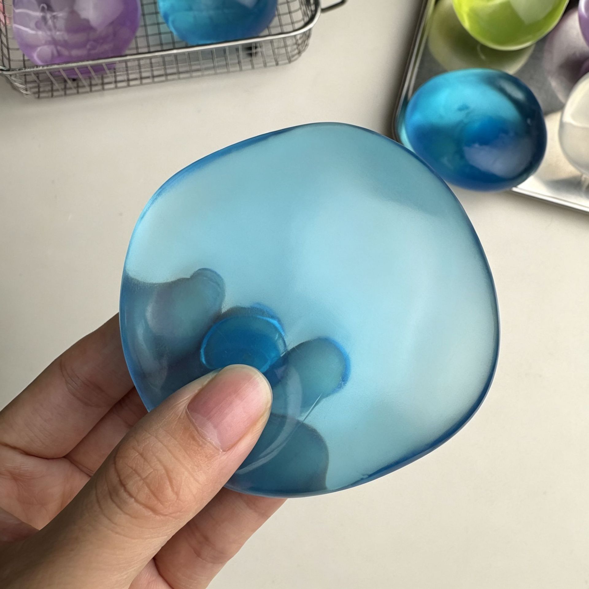 11 Boule super claire-bleue 6cm